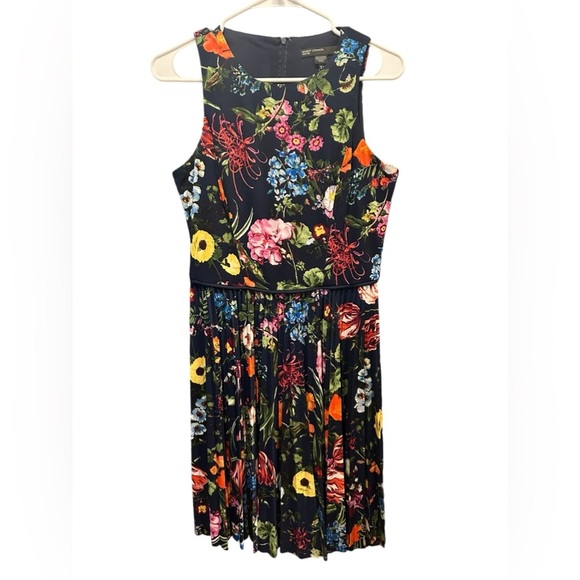 Maggy London Navy floral dress petite size 10P - Picture 7 of 12